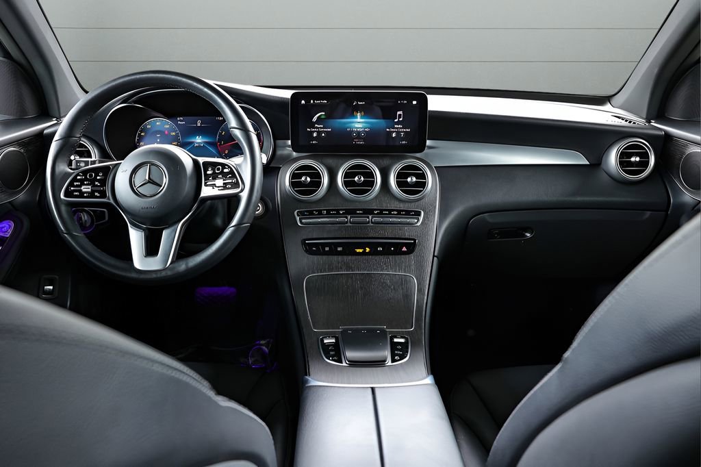 Used 2022 Mercedes-Benz GLC 300 4MATIC image 27