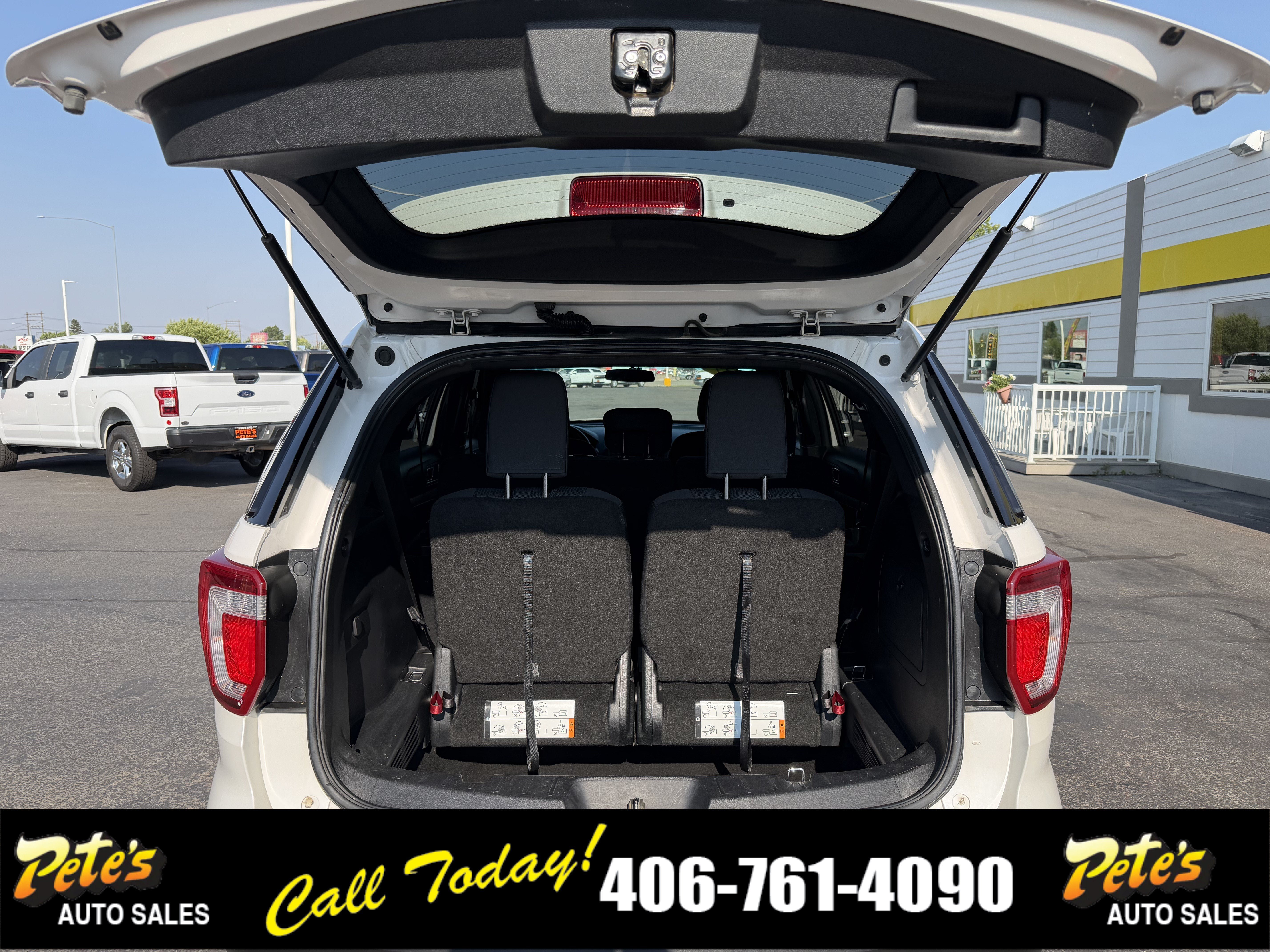 Used 2017 Ford Explorer XLT AWD/4WD image 9
