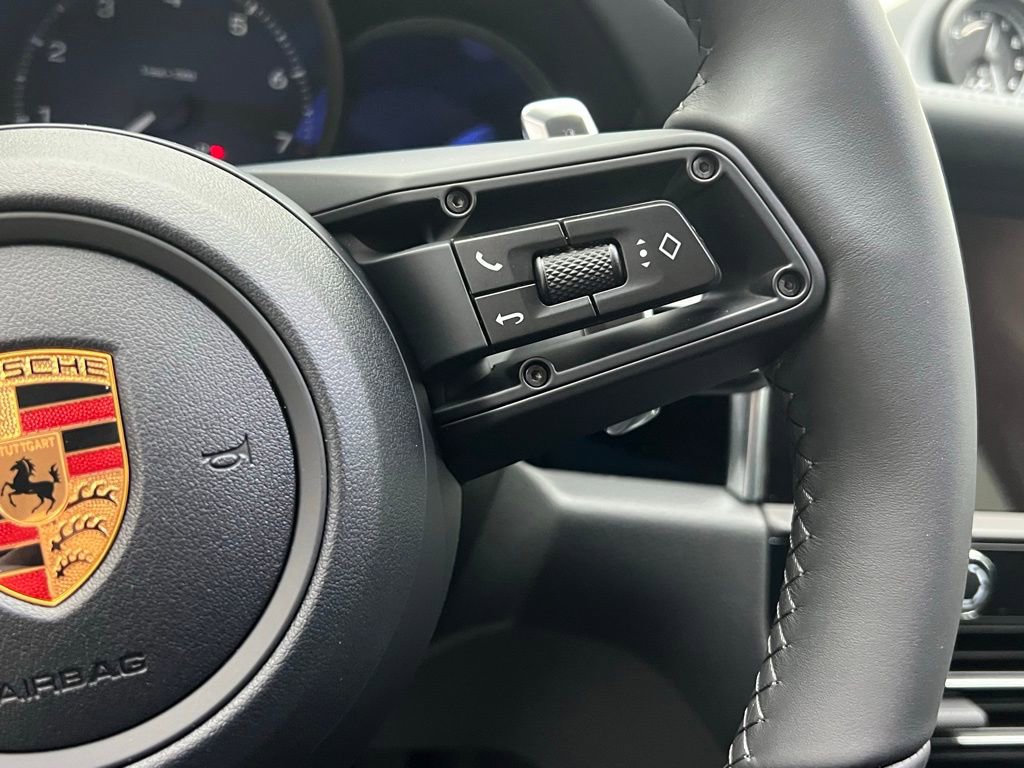 Used 2026 Porsche Macan AWD/4WD image 9