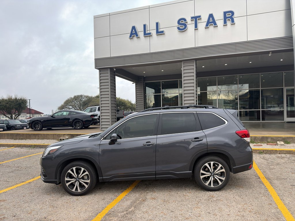 Used 2022 Subaru Forester Limited image 8