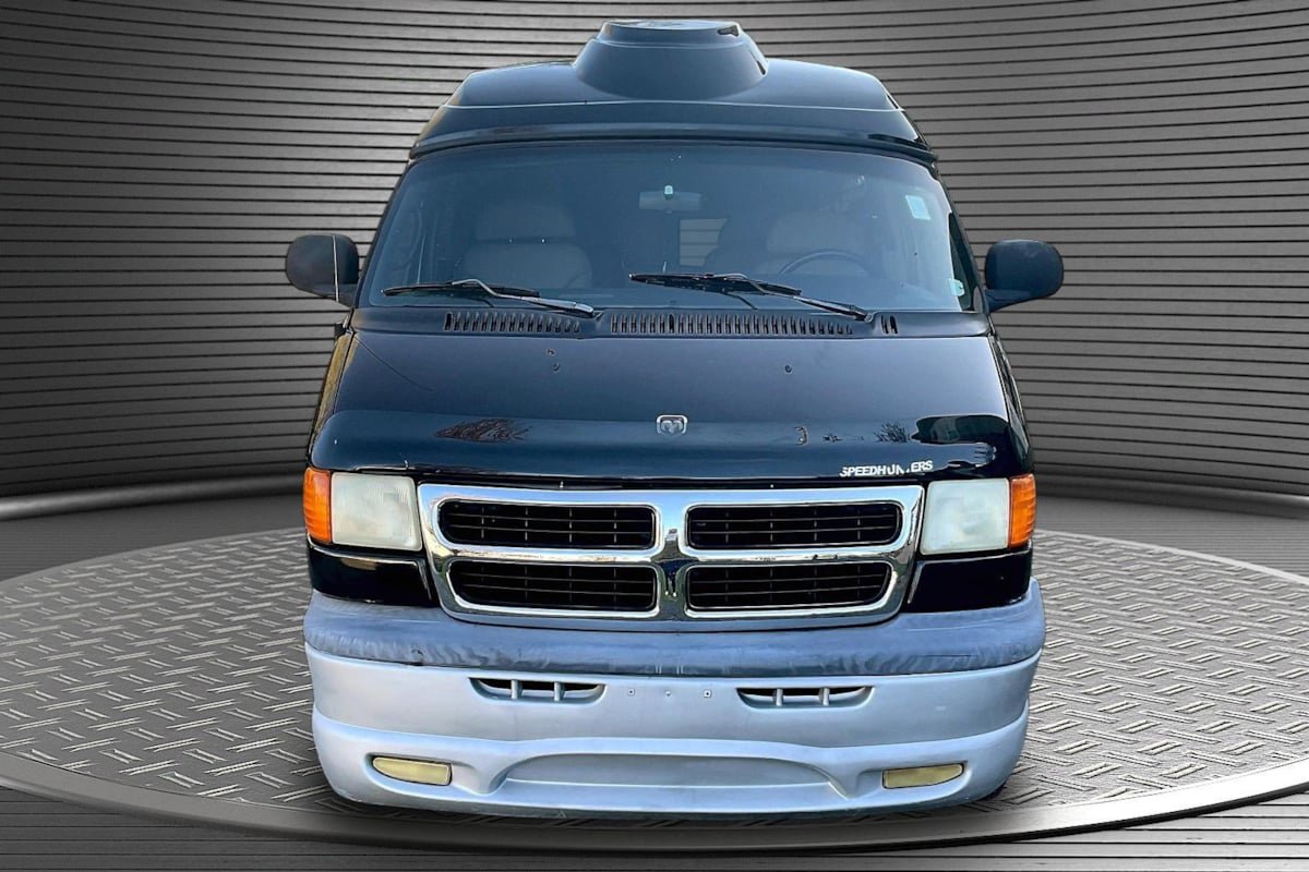 Used 2001 Dodge B3500 image 2