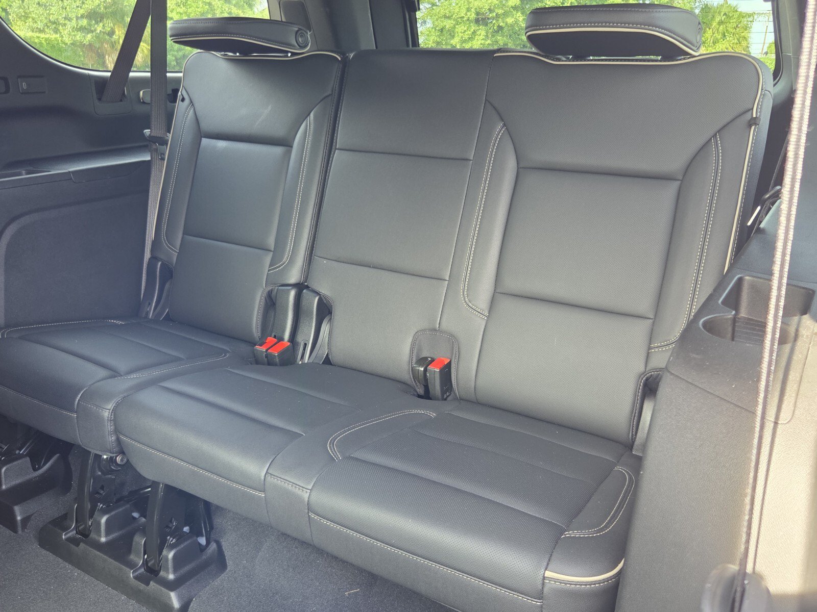 Used 2026 Chevrolet Suburban Premier AWD/4WD image 11