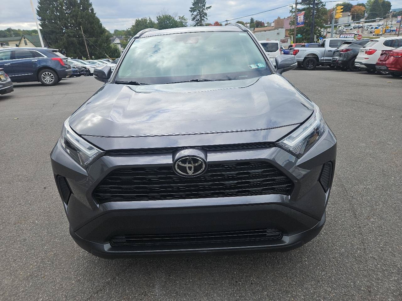 Used 2022 Toyota RAV4 XLE w/ Convenience Package AWD/4WD image 8