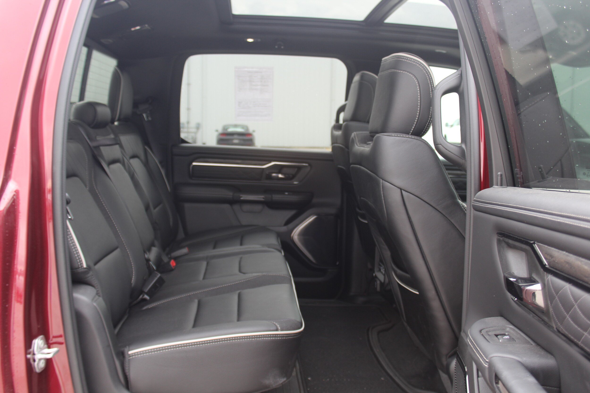 Used 2025 RAM 1500 Limited AWD/4WD image 26