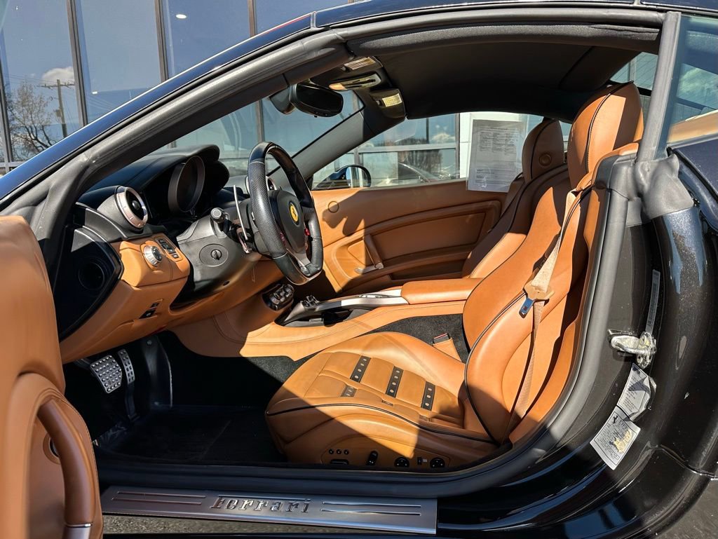 Used 2010 Ferrari California image 16