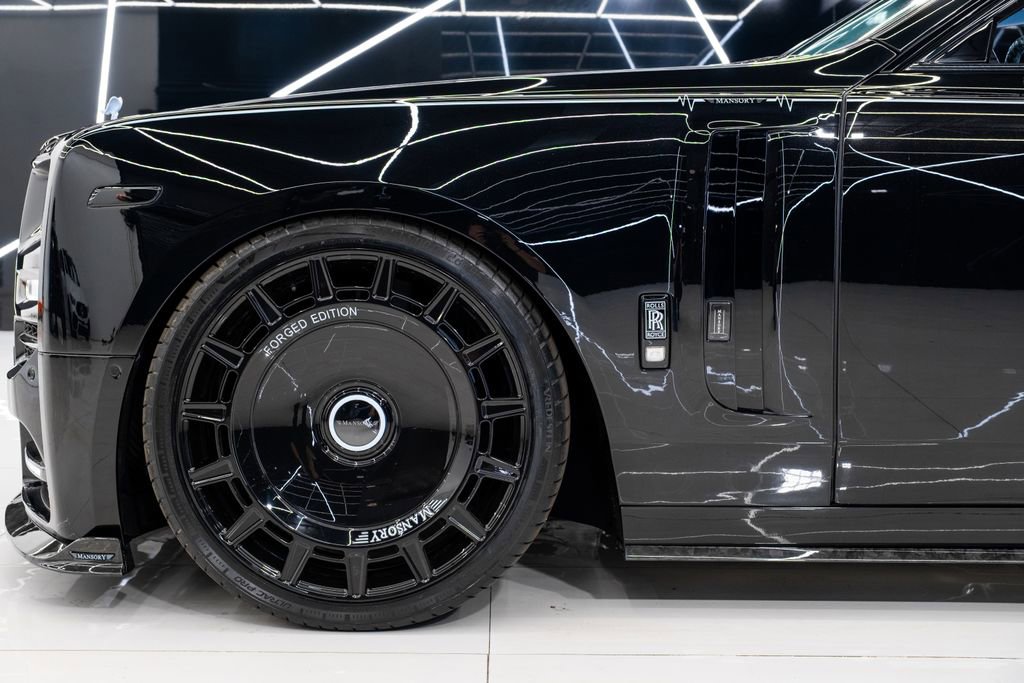 Used 2026 Rolls-Royce Phantom Sedan RWD image 14