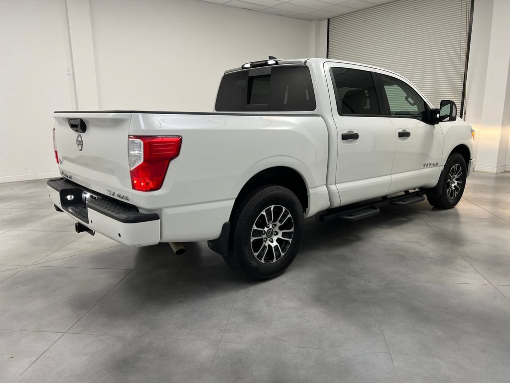 Used 2024 Nissan Titan SV w/ SV Convenience Package AWD/4WD image 9