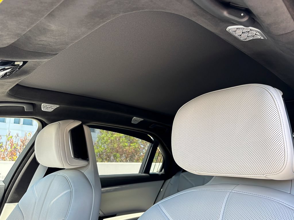 New 2026 BMW 740i w/ Executive Package RWD image 15