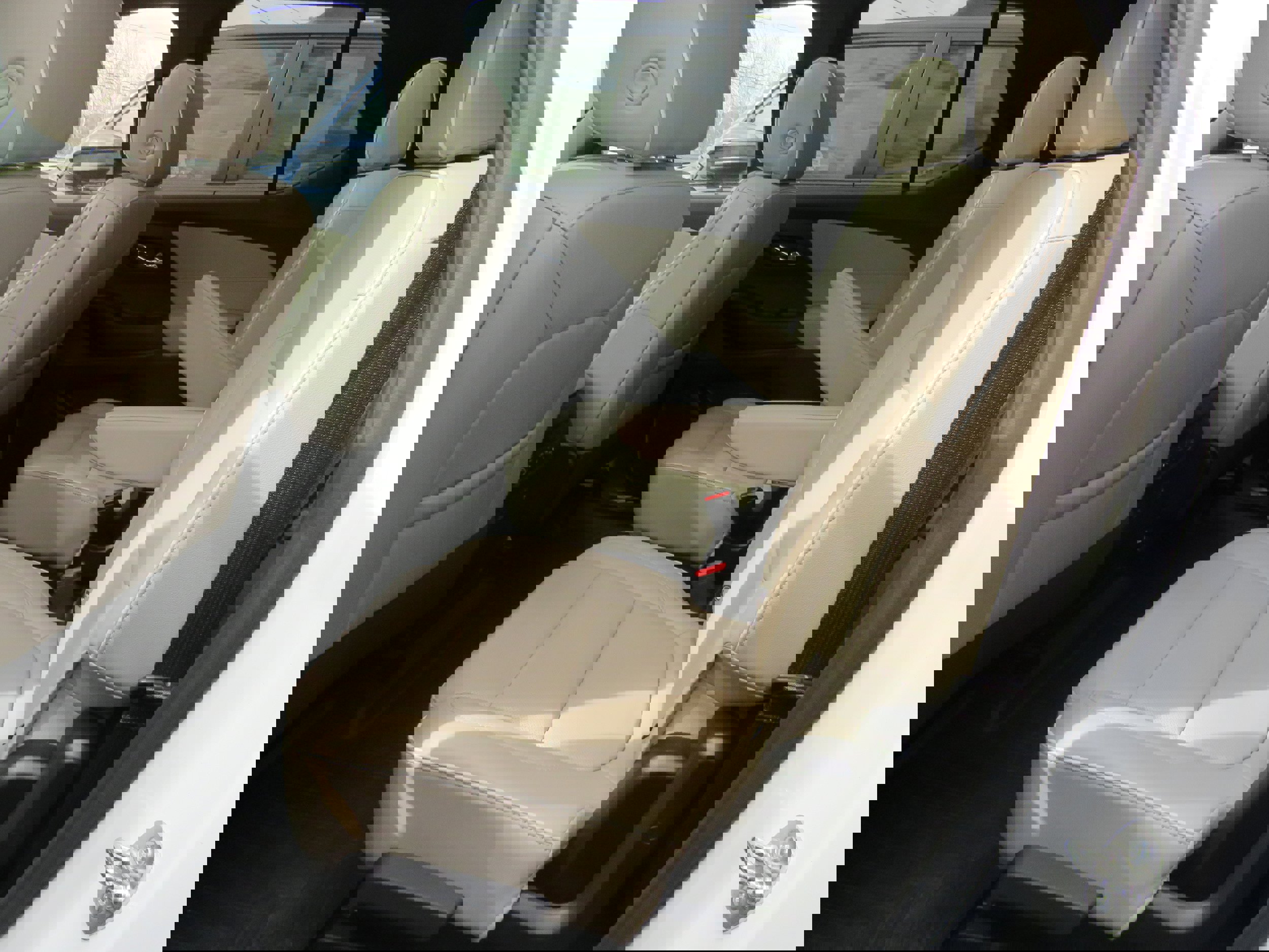 Used 2023 Chevrolet Traverse Premier image 9