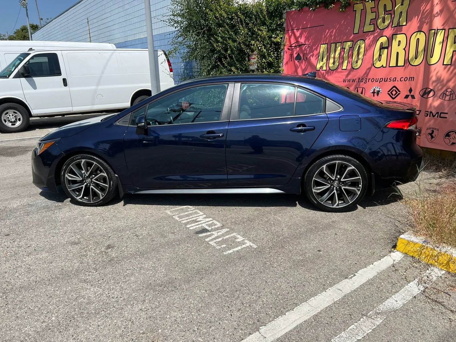 Used 2020 Toyota Corolla SE w/ Carpet Mat Package (TMS) FWD image 7