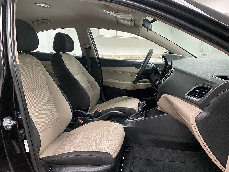 Used 2022 Hyundai Accent SE image 14