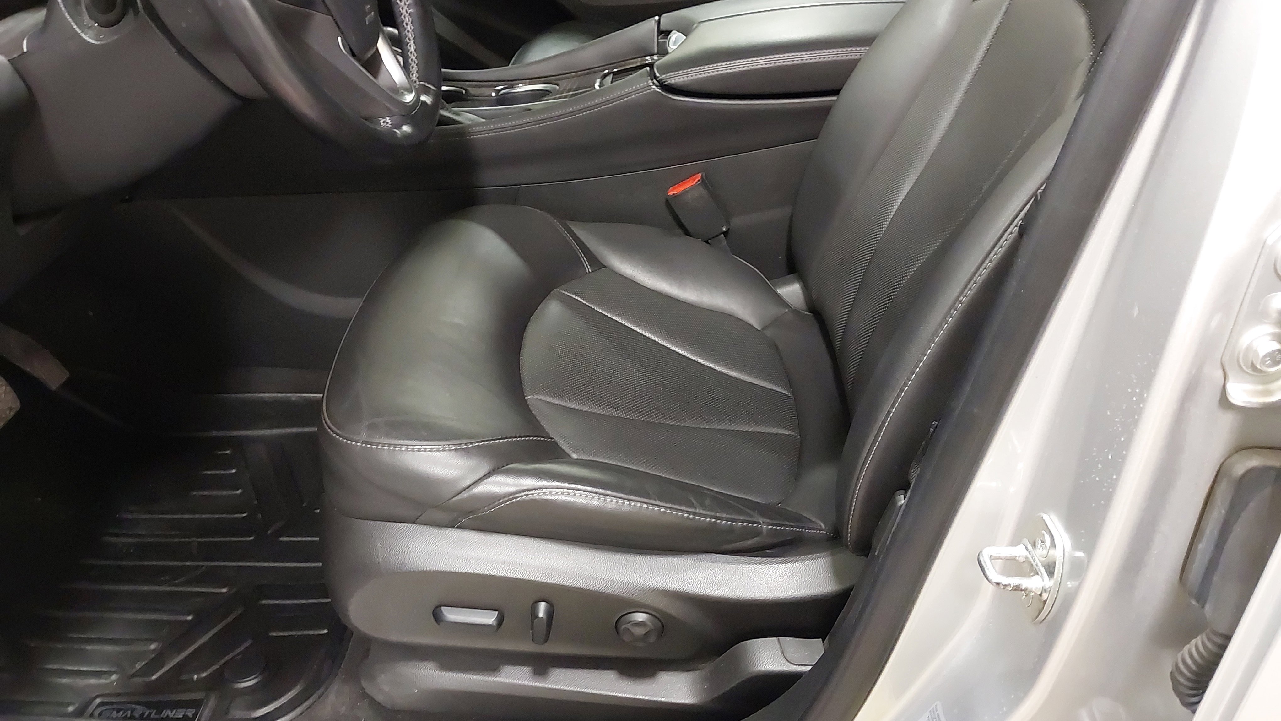 Used 2019 Buick Envision Essence image 22