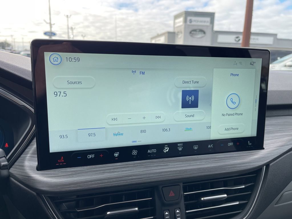 New 2026 Ford Escape SE w/ PHEV Premium Package FWD image 8