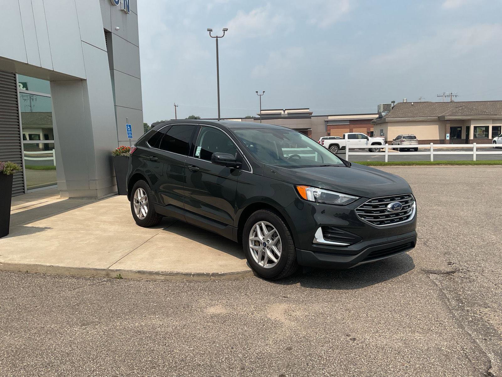 Used 2022 Ford Edge SEL image 7