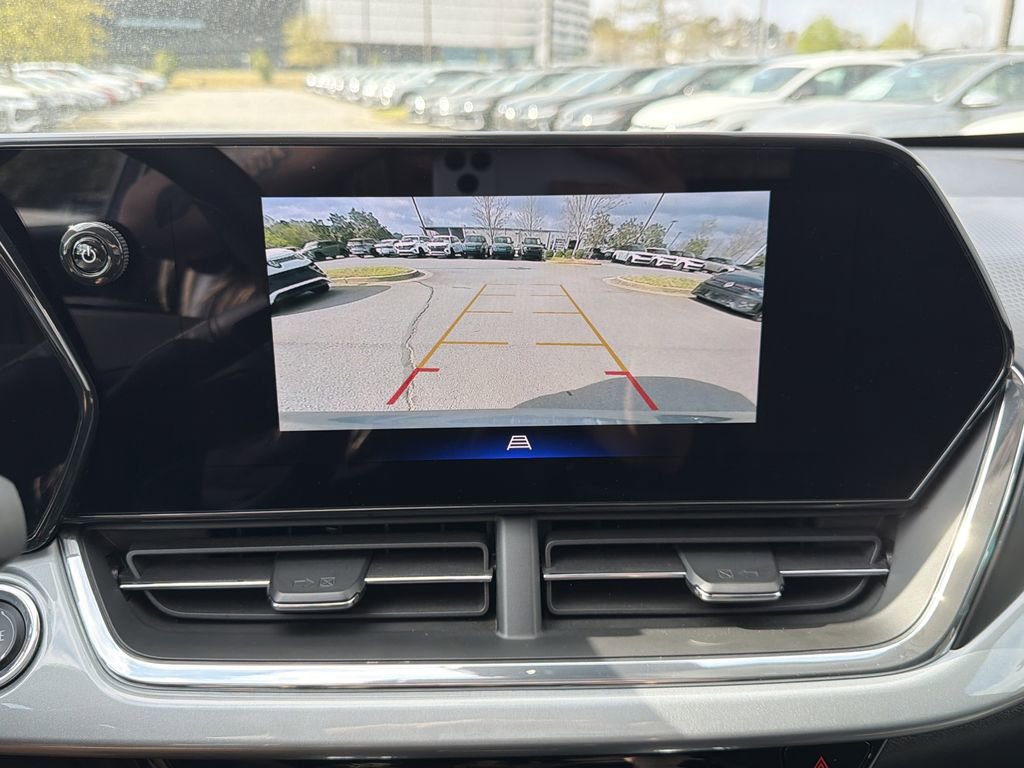 Used 2025 Chevrolet Trax LT image 25