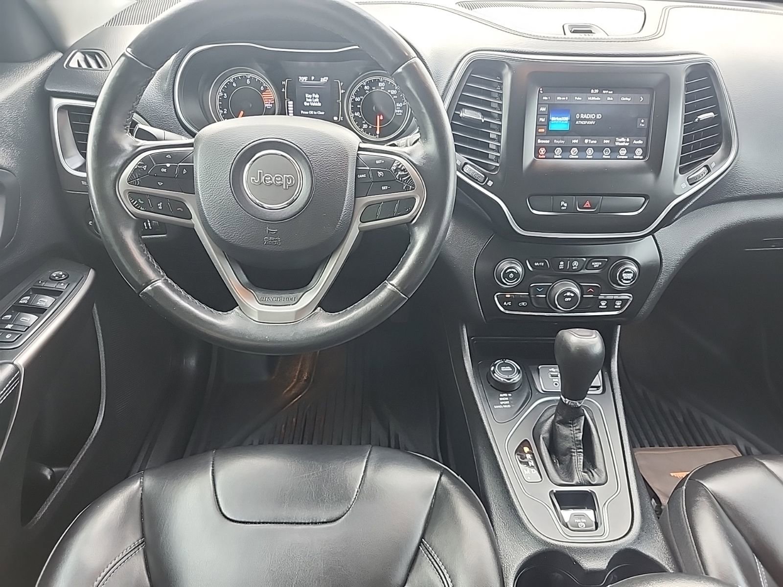 Used 2019 Jeep Cherokee Latitude Plus AWD/4WD image 10