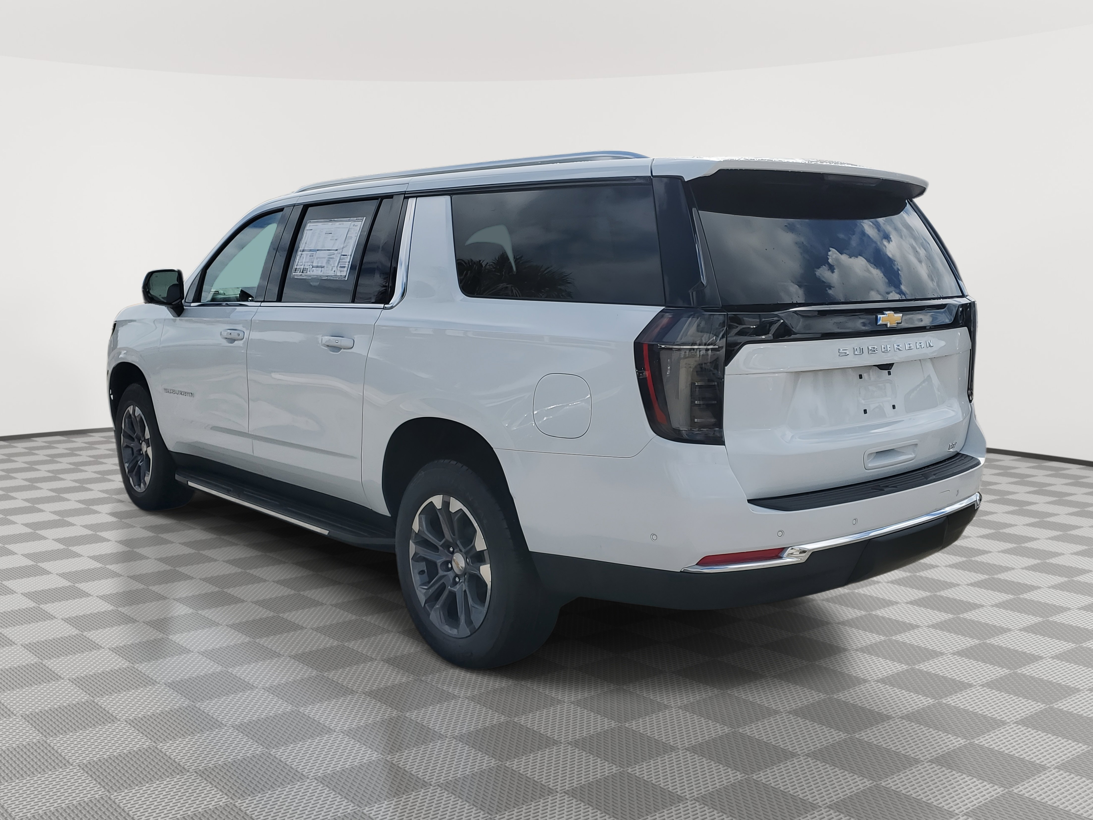 New 2026 Chevrolet Suburban LT image 3