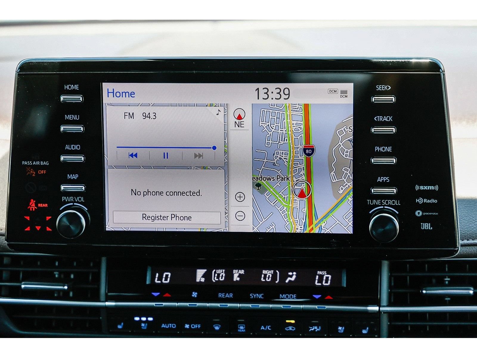 Used 2024 Toyota Sienna Platinum FWD image 13