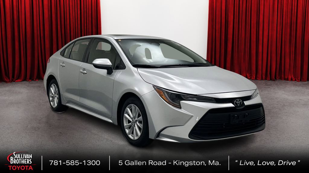Used 2023 Toyota Corolla LE w/ LE Premium Package FWD image 3
