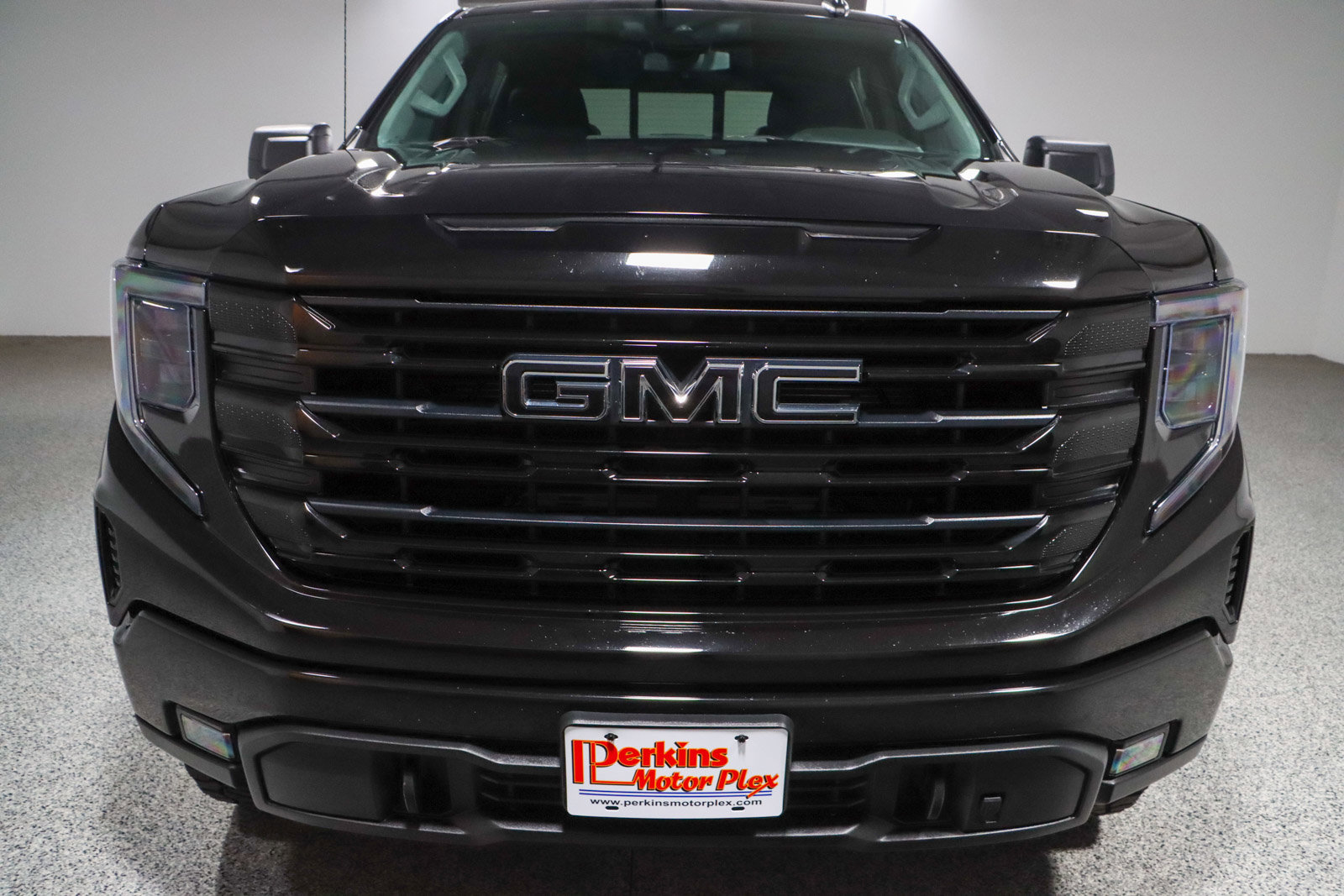 Used 2023 GMC Sierra 1500 Elevation w/ Preferred Package image 5