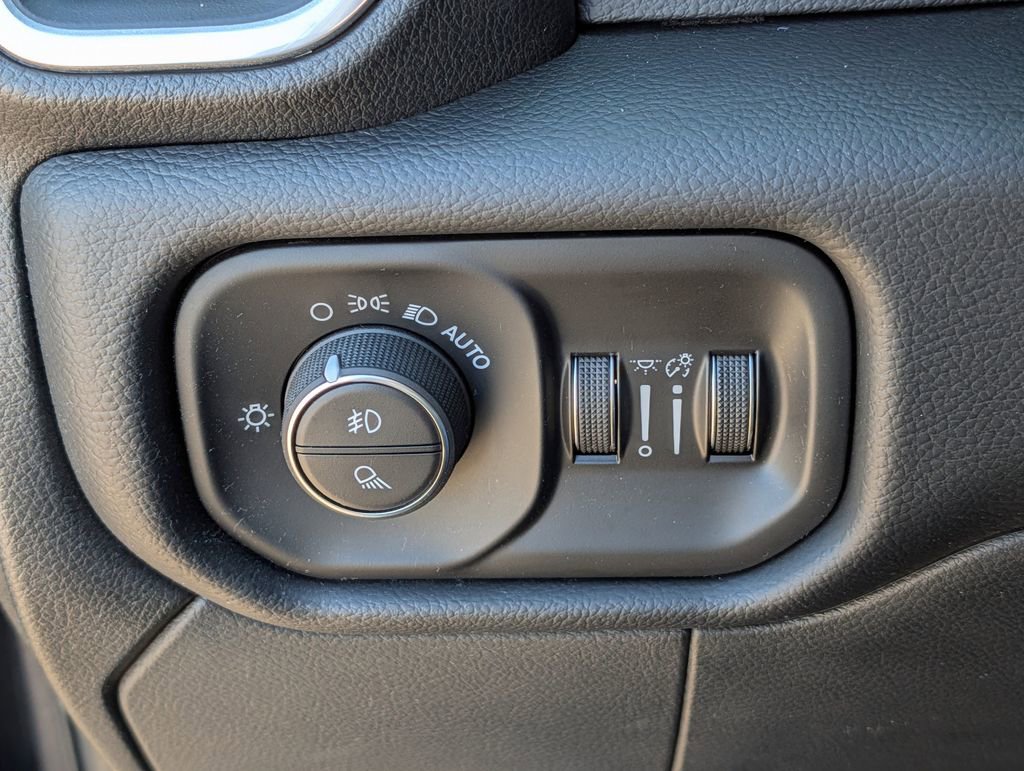 Used 2020 RAM 2500 Laramie w/ Night Edition AWD/4WD image 34