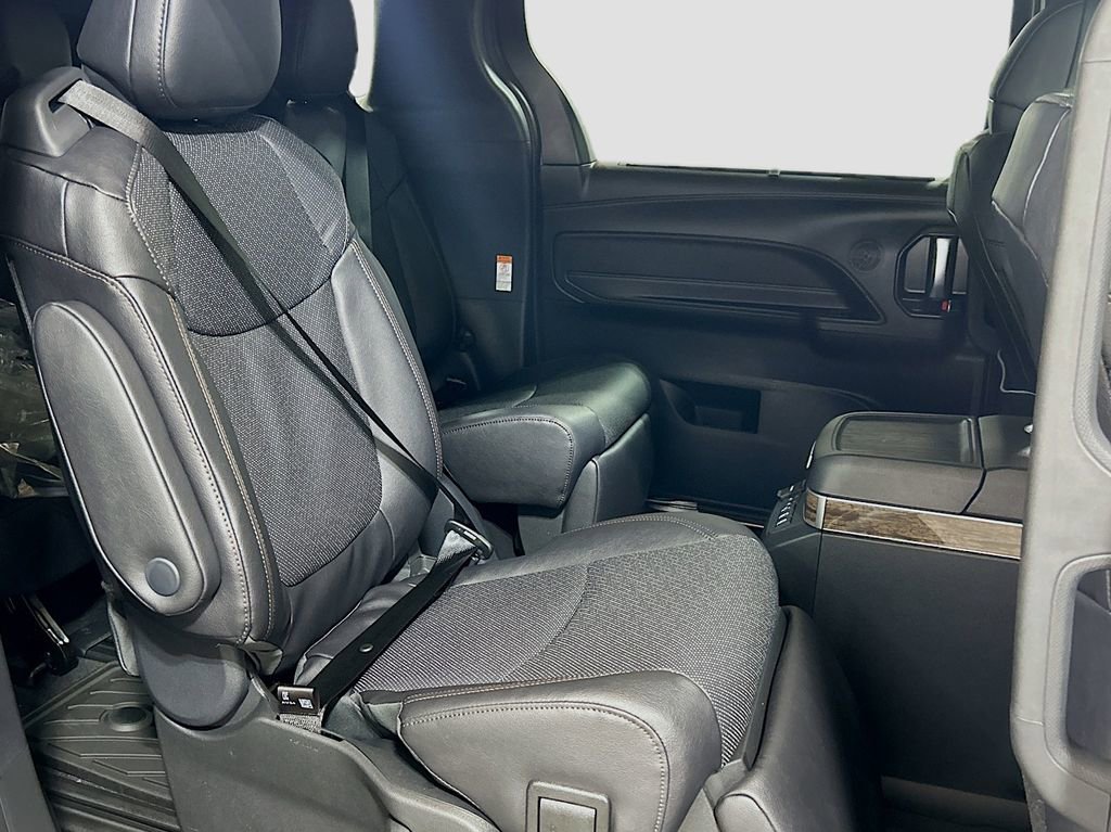 New 2026 Toyota Sienna Platinum AWD/4WD image 29