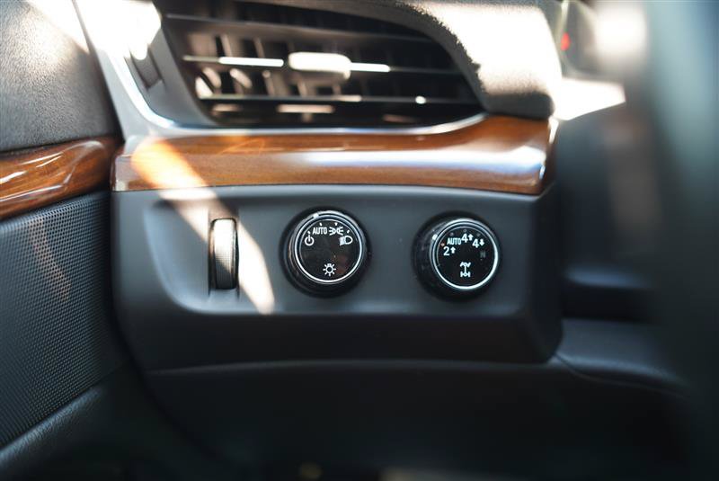 Used 2017 Cadillac Escalade Luxury AWD/4WD image 56