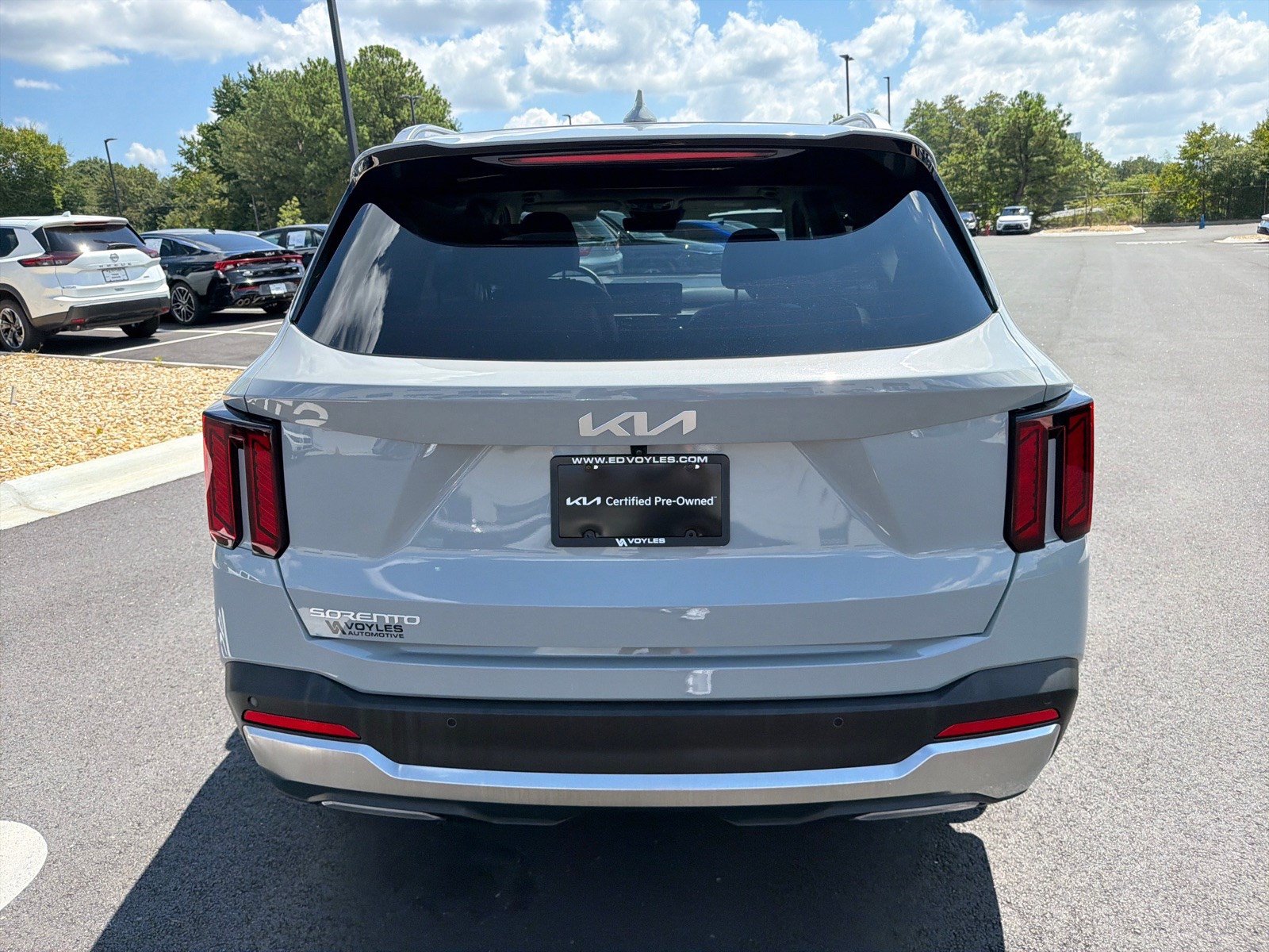 Certified 2025 Kia Sorento EX w/ Panoramic Sunroof Package FWD image 6