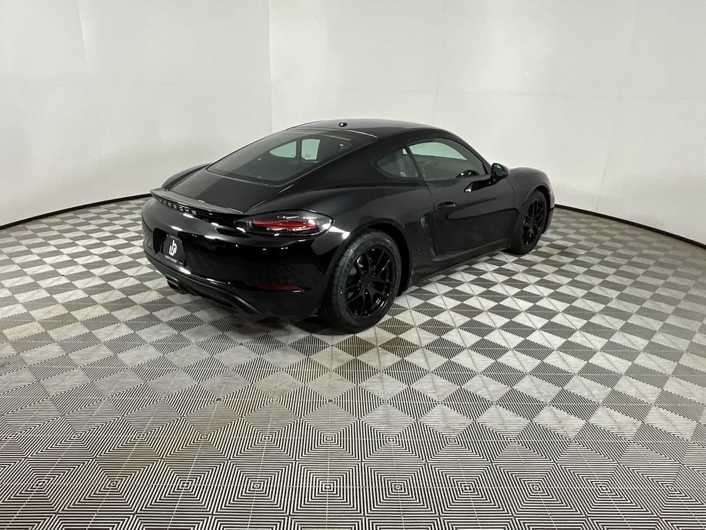 Used 2024 Porsche 718 Cayman image 4