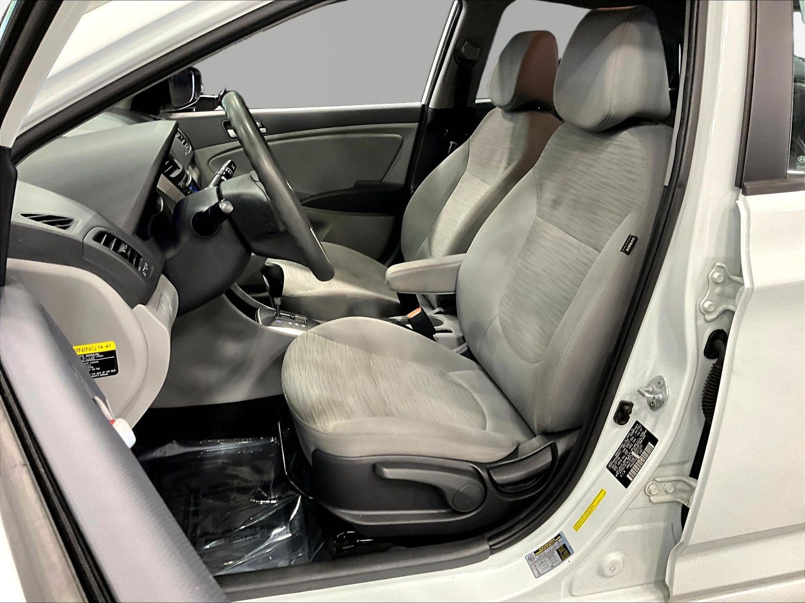 Used 2015 Hyundai Accent GLS FWD image 21