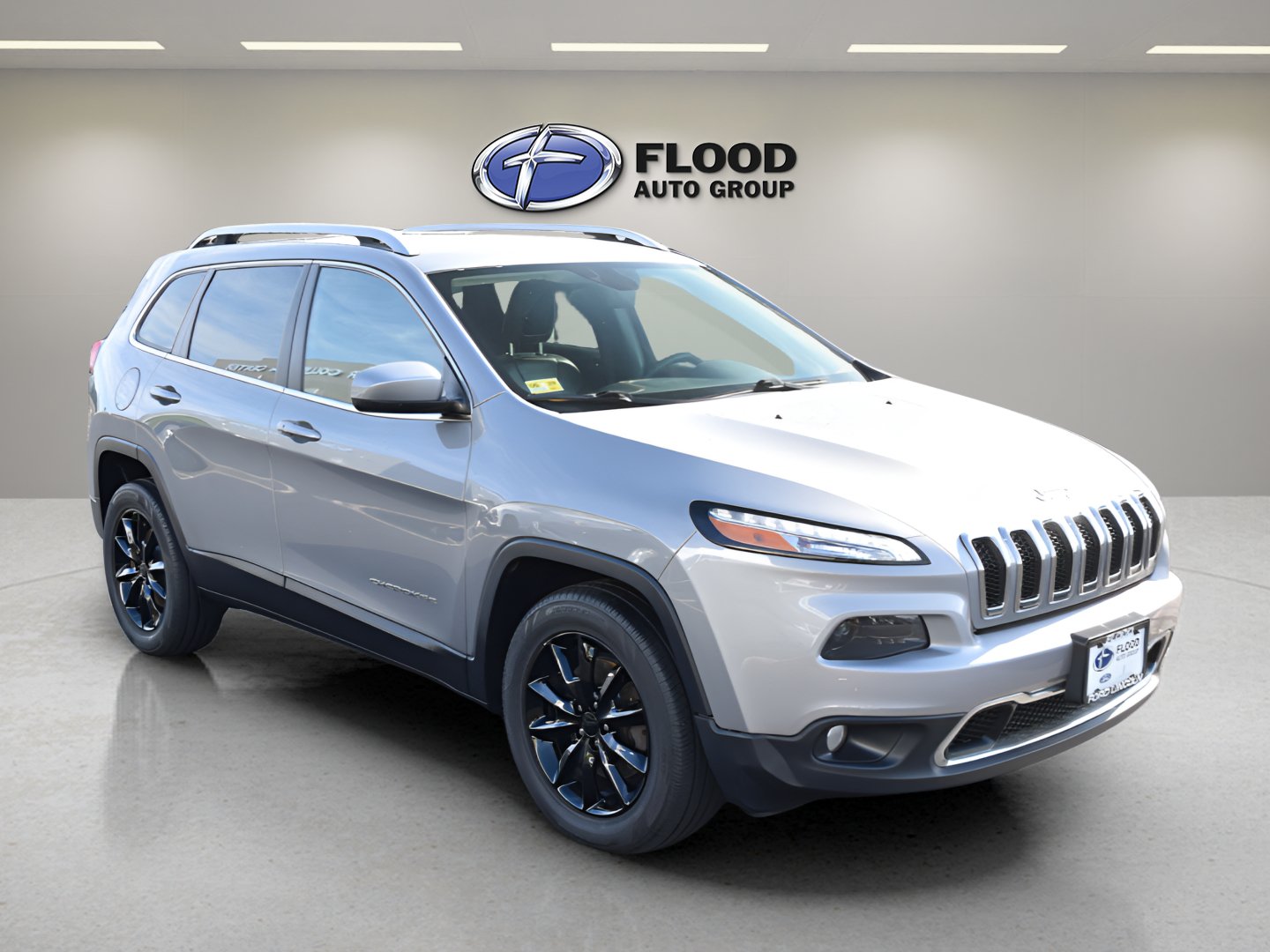 Used 2016 Jeep Cherokee Limited w/ Luxury Group AWD/4WD image 1