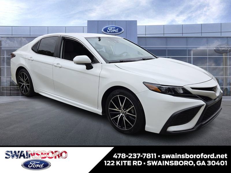 Used 2023 Toyota Camry SE AWD/4WD image 1