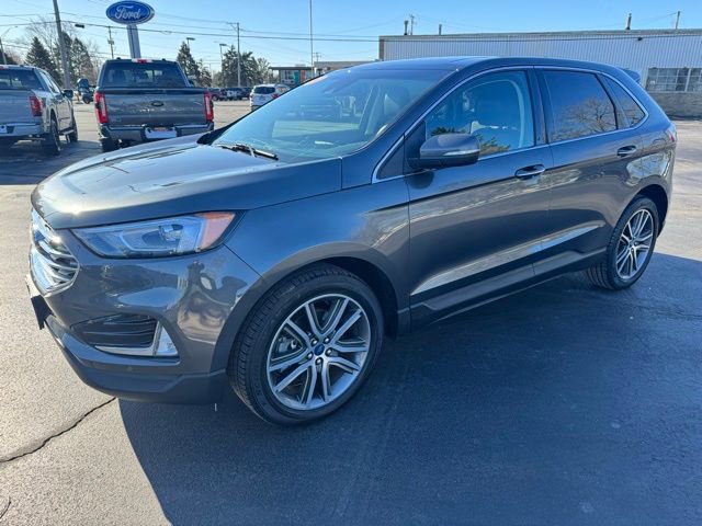 Used 2020 Ford Edge Titanium image 2