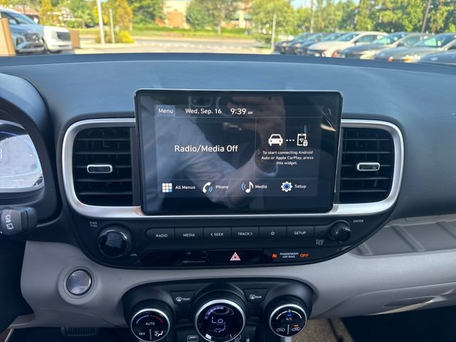Certified 2026 Hyundai Venue SEL FWD image 18