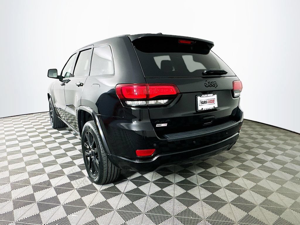 Certified 2019 Jeep Grand Cherokee Altitude AWD/4WD image 8