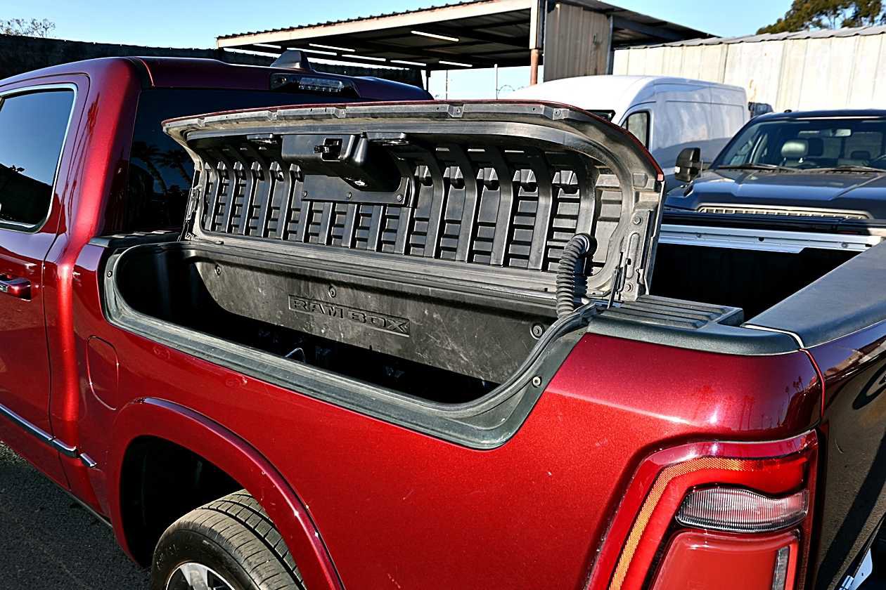 Used 2022 RAM 1500 Limited image 8