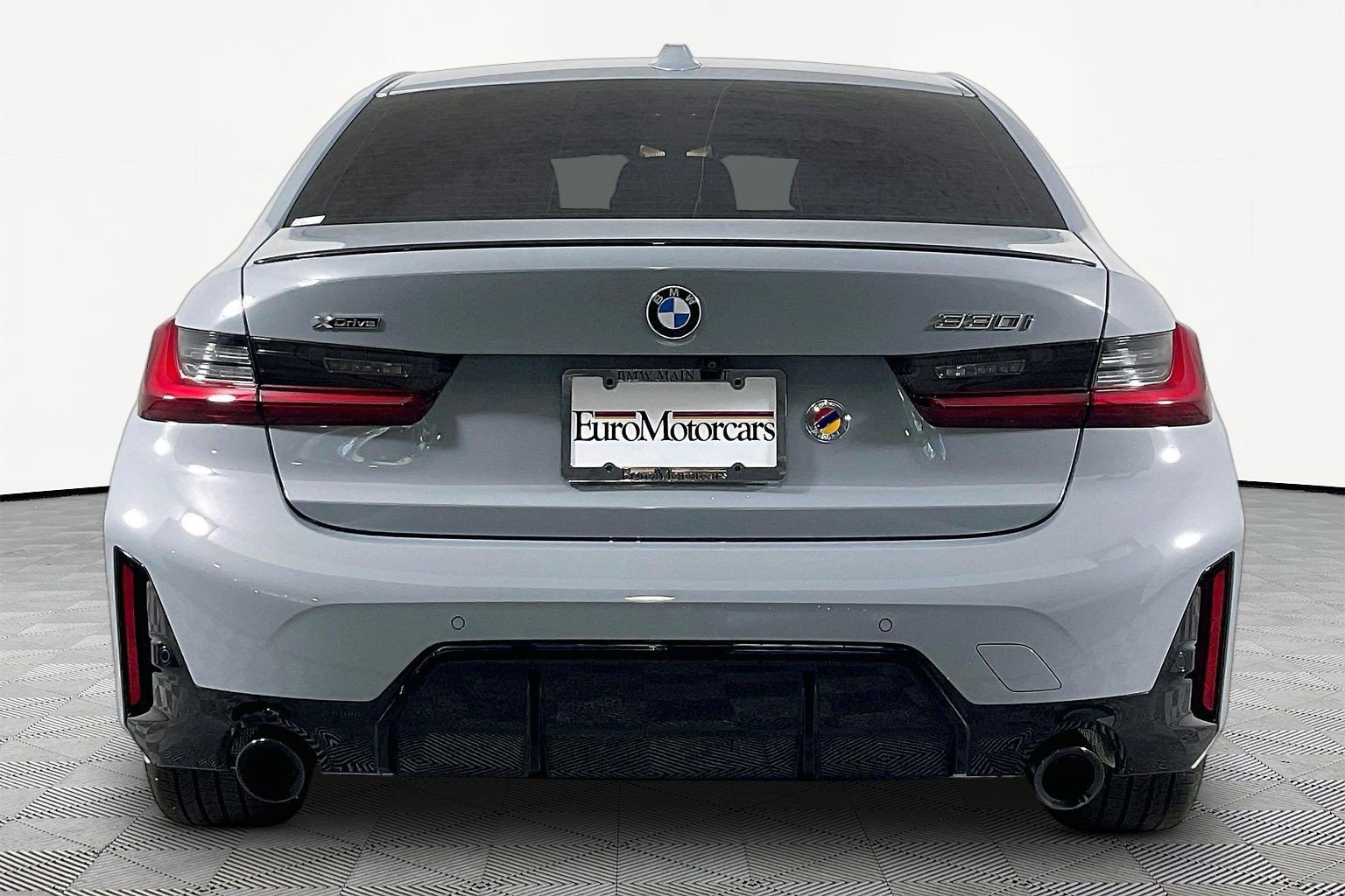 Used 2023 BMW 330i xDrive Sedan w/ M Sport Package AWD/4WD image 6