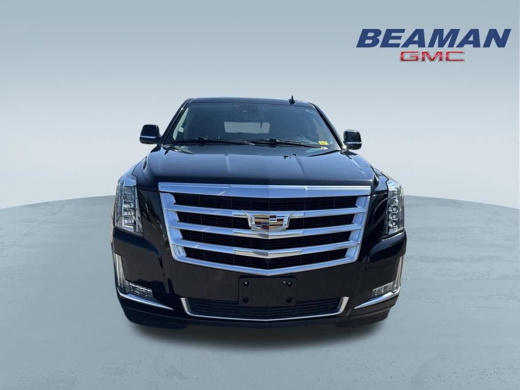 Used 2020 Cadillac Escalade Luxury RWD image 2