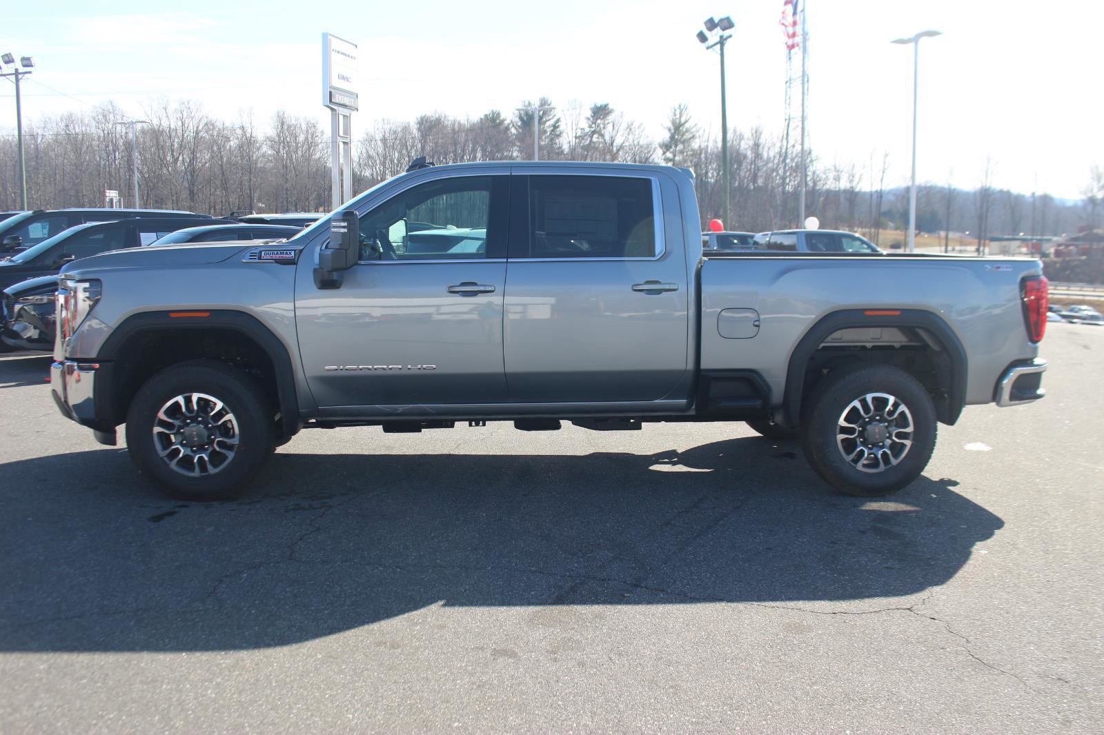 New 2026 GMC Sierra 2500 SLE image 4