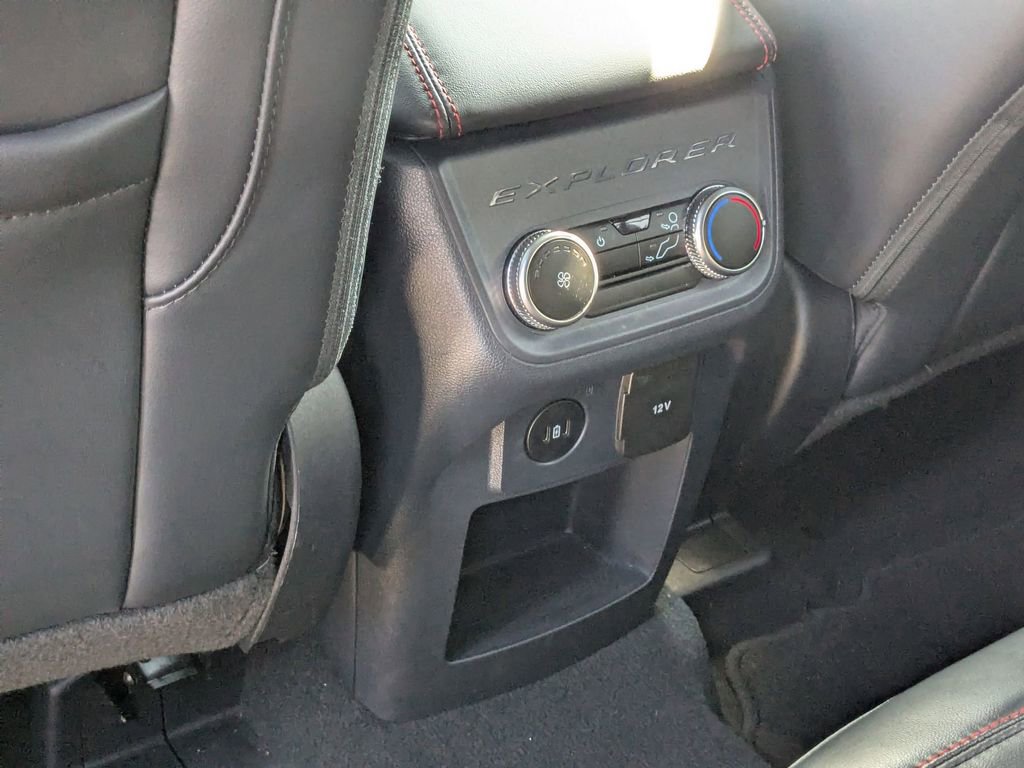Used 2025 Ford Explorer ST-Line w/ ST-Line Street Pack image 27