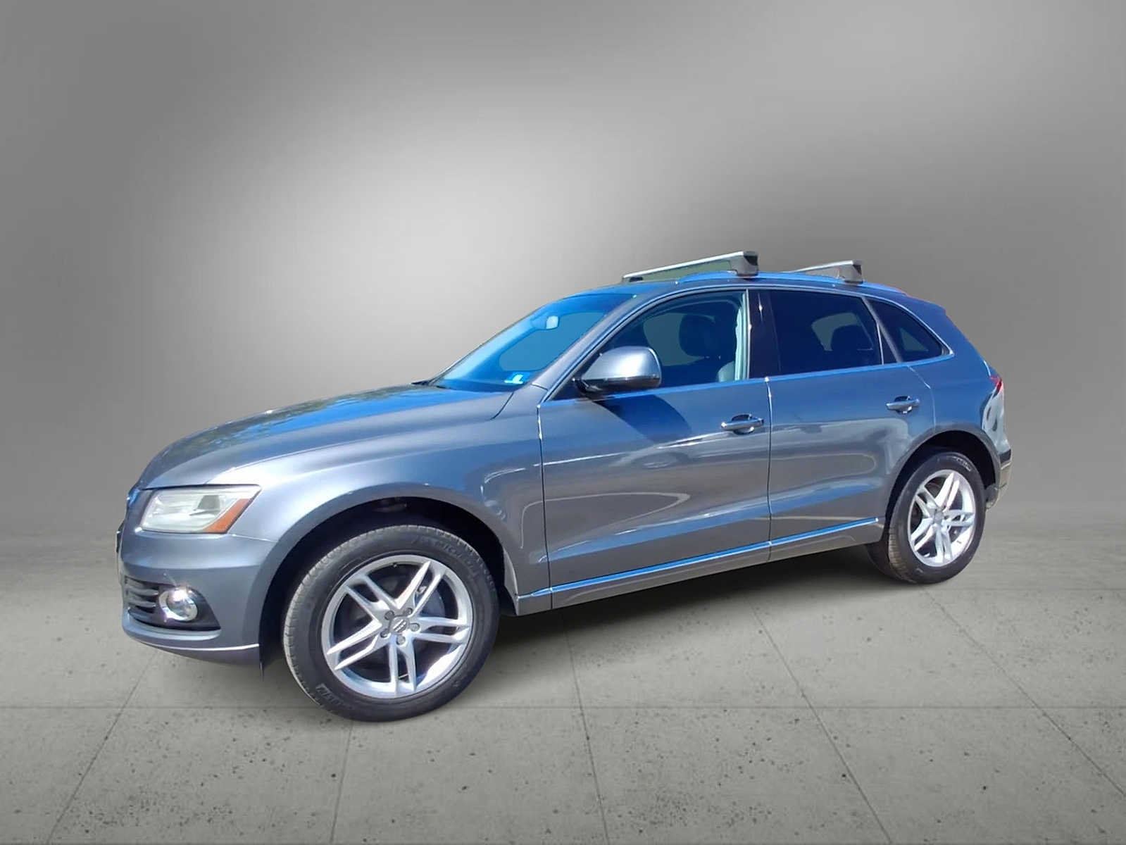 Used 2017 Audi Q5 2.0T Premium Plus w/ Technology Package AWD/4WD image 4