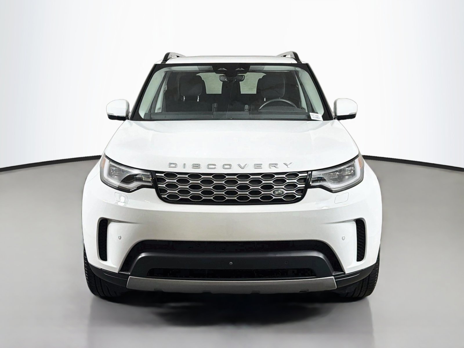 Used 2023 Land Rover Discovery S AWD/4WD image 8