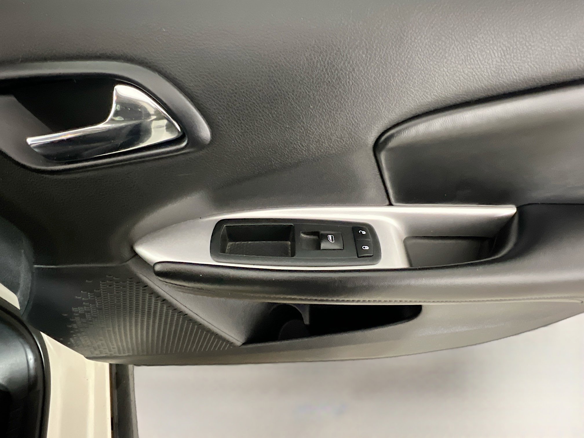 Used 2012 Dodge Journey SXT image 31