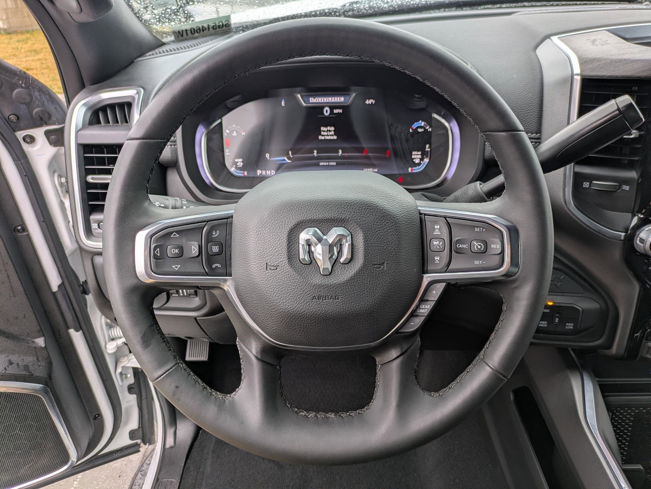 Used 2025 RAM 2500 Laramie AWD/4WD image 18