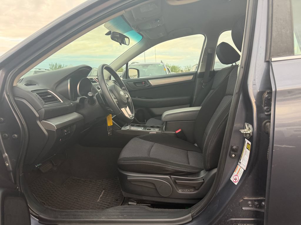 Used 2016 Subaru Outback 2.5i AWD/4WD image 5