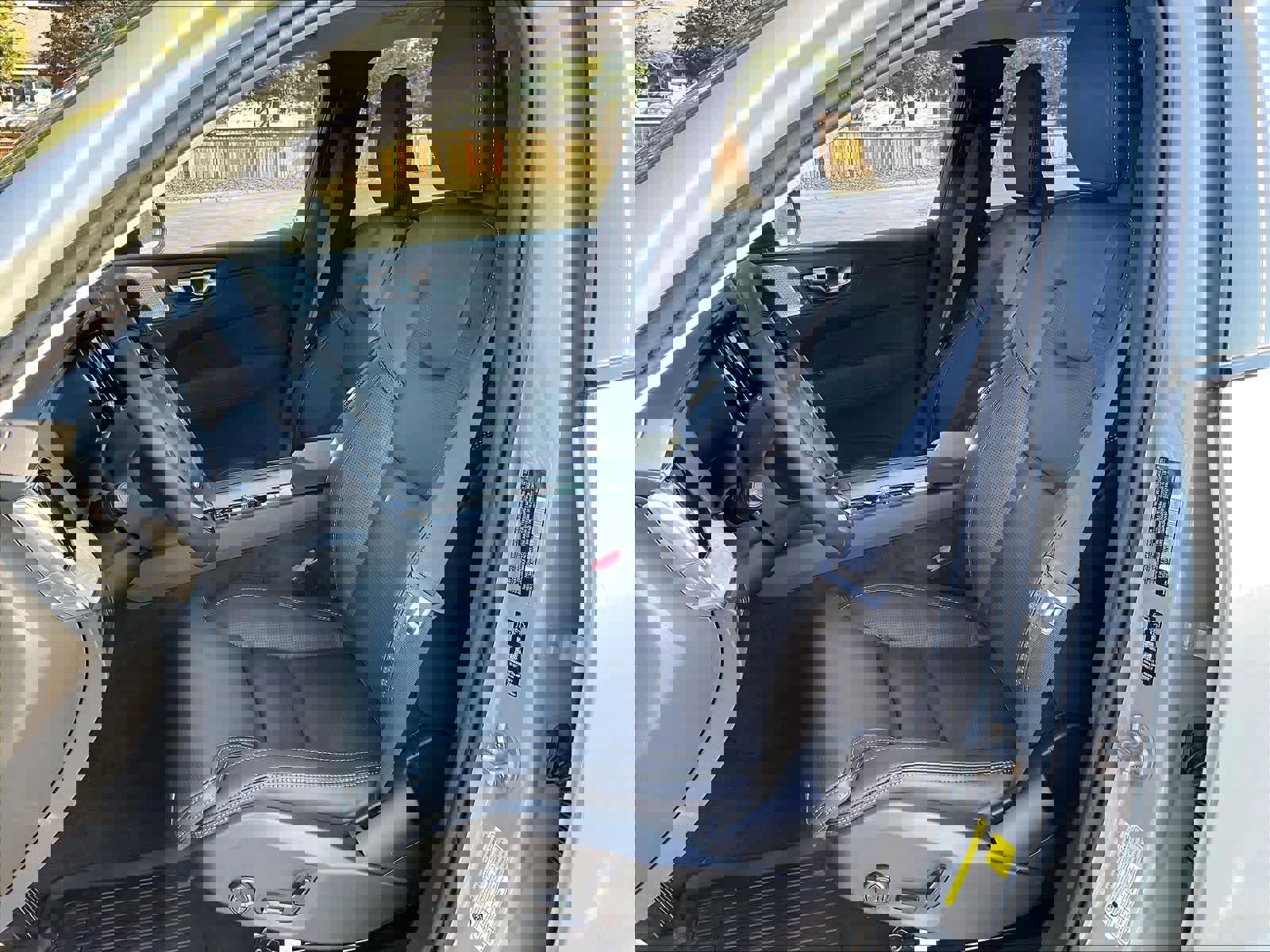 New 2026 Volvo XC60 T8 Ultra w/ Climate Package image 11