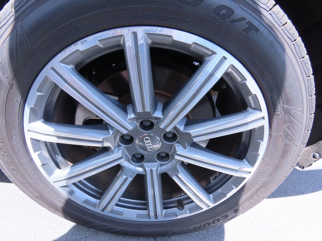 Used 2018 Audi Q7 3.0T Premium Plus AWD/4WD image 16