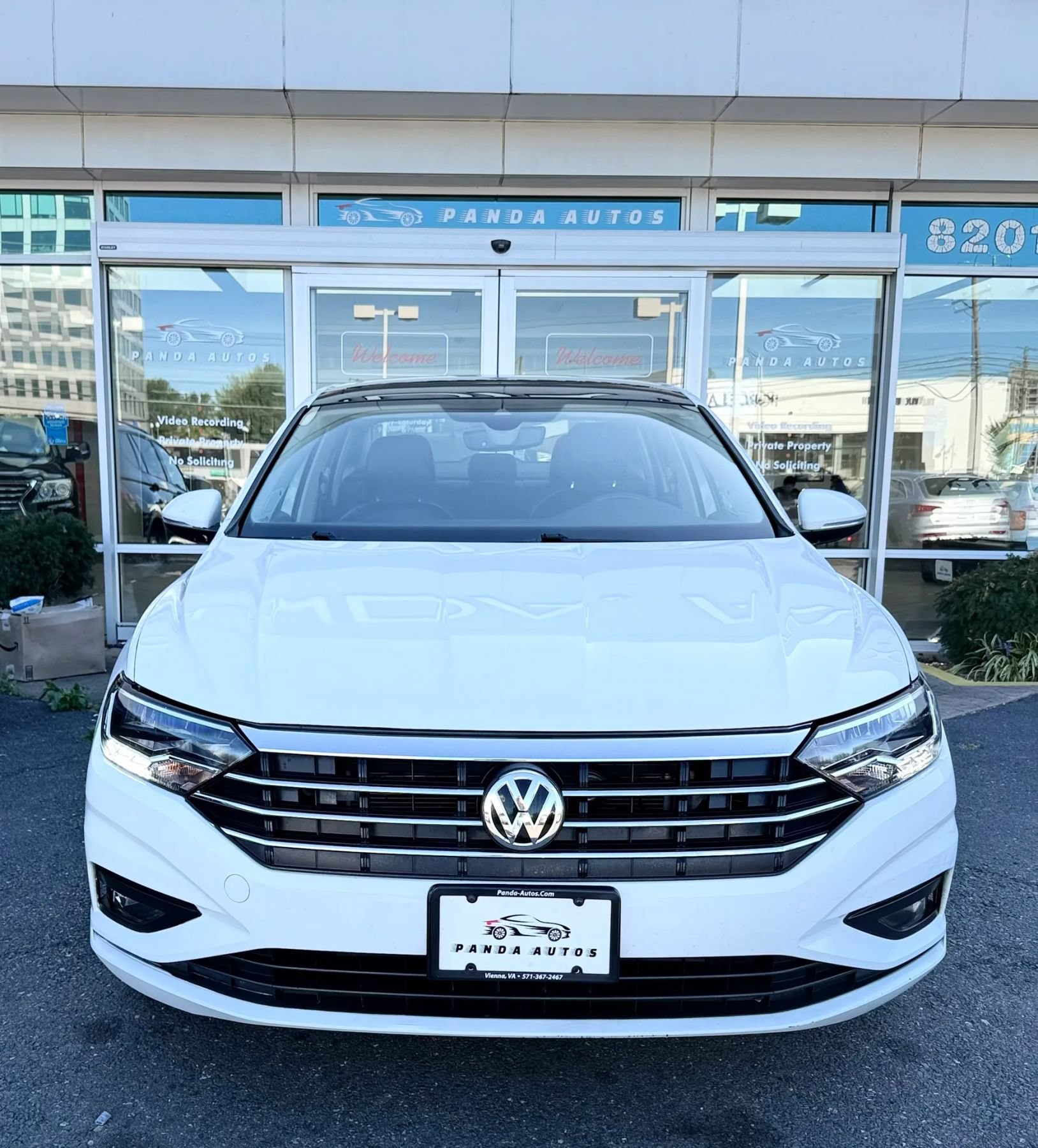 Used 2020 Volkswagen Jetta SEL Premium FWD image 2