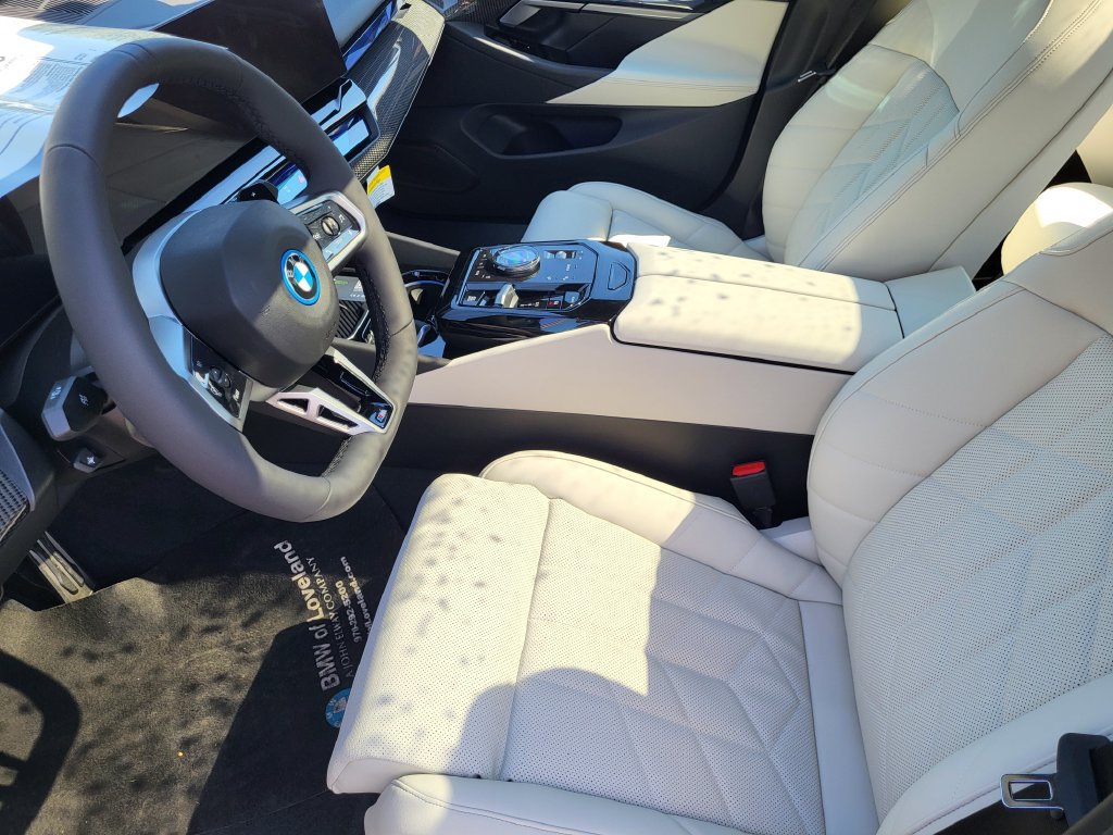 New 2027 BMW 550e xDrive w/ Premium Package AWD/4WD image 11