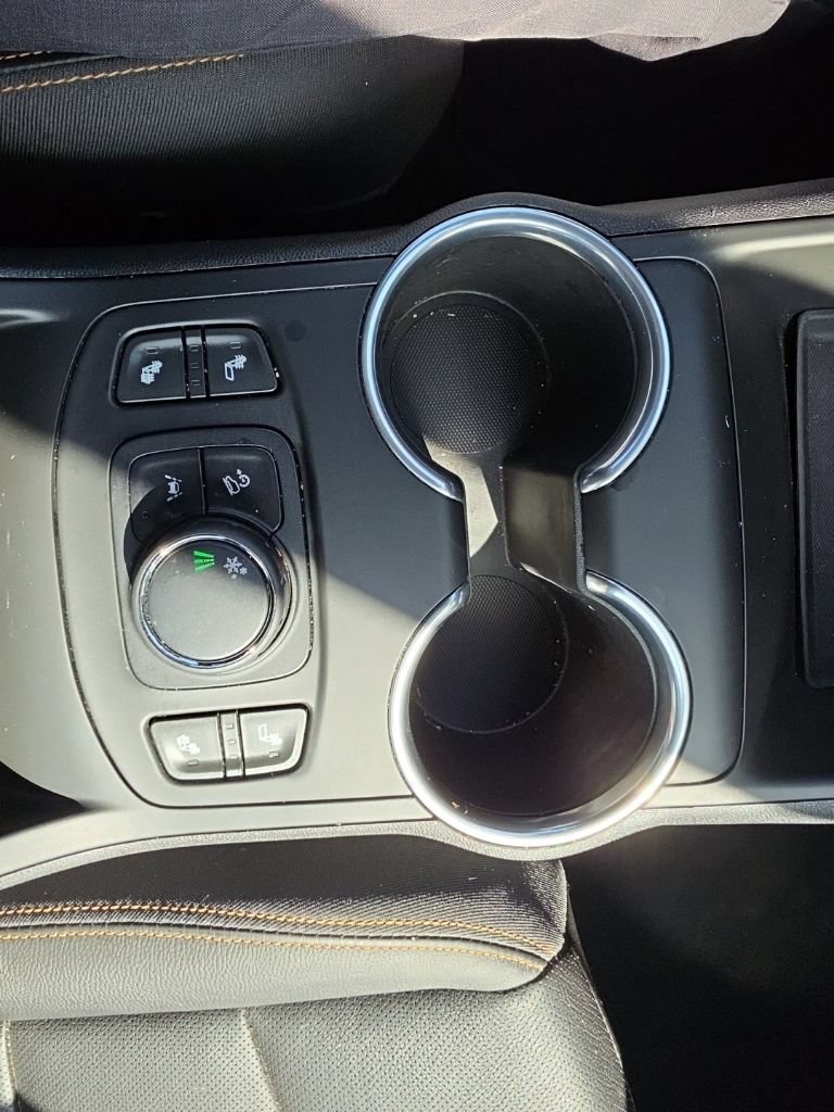 Certified 2021 GMC Terrain SLT w/ Elevation Edition FWD image 11